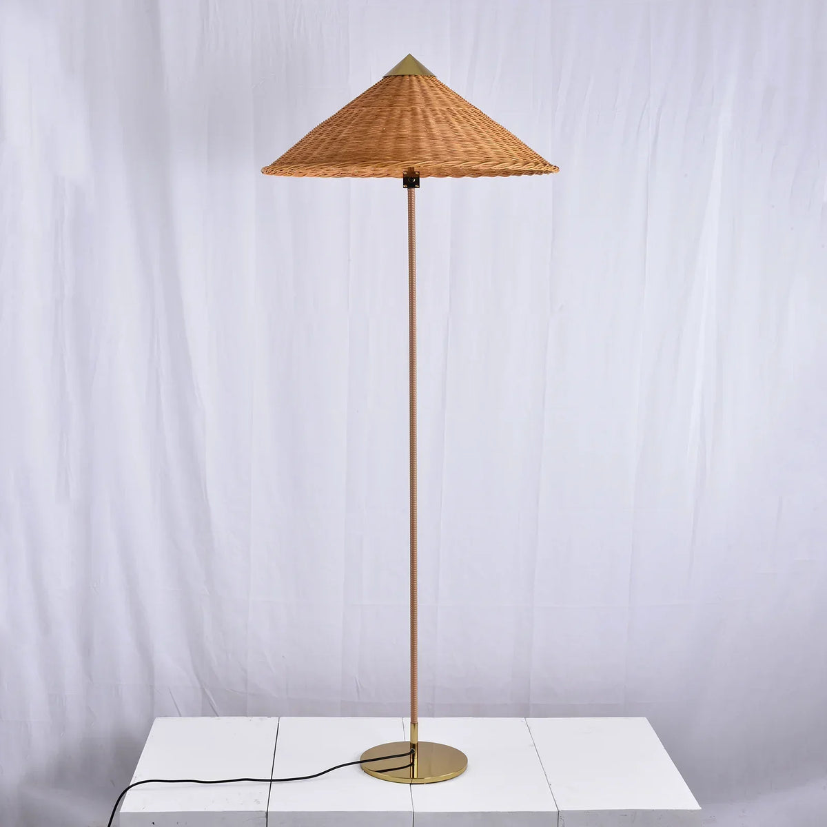 Marlowe Conical Shade Iron Floor Lamp – Iron detail 23