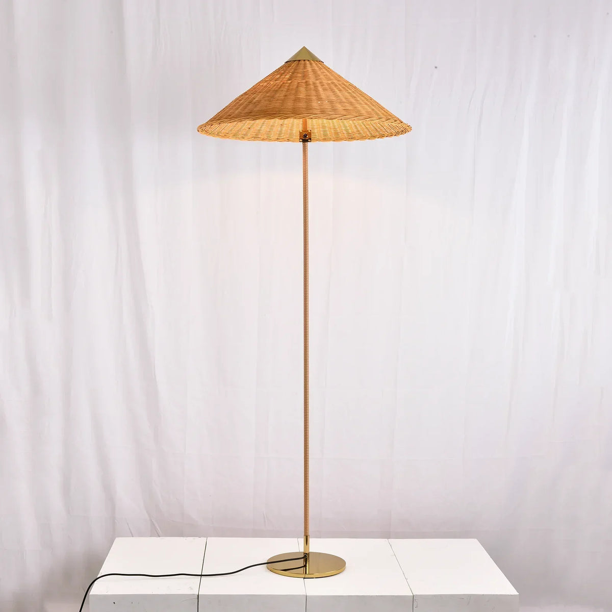 Marlowe Conical Shade Iron Floor Lamp – Iron detail 22