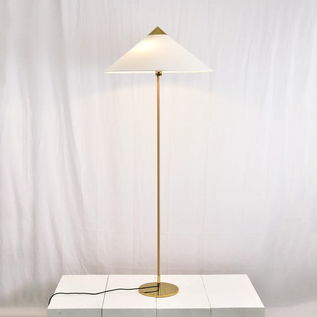 Marlowe Conical Shade Iron Floor Lamp – Iron detail 19
