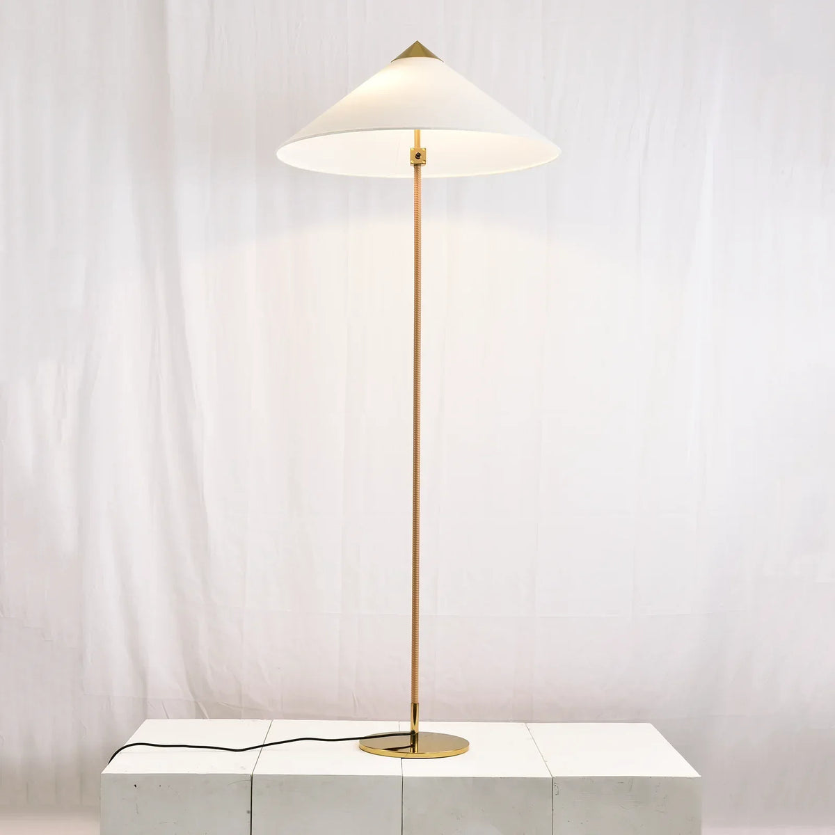 Marlowe Conical Shade Iron Floor Lamp – Iron detail 21