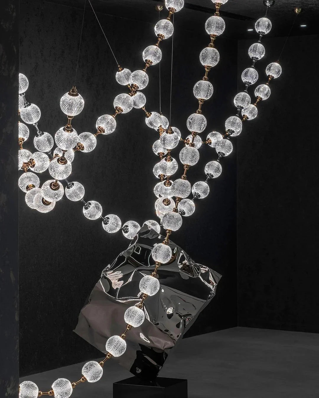Afralia Iron Pendant Light – Iron detail 10