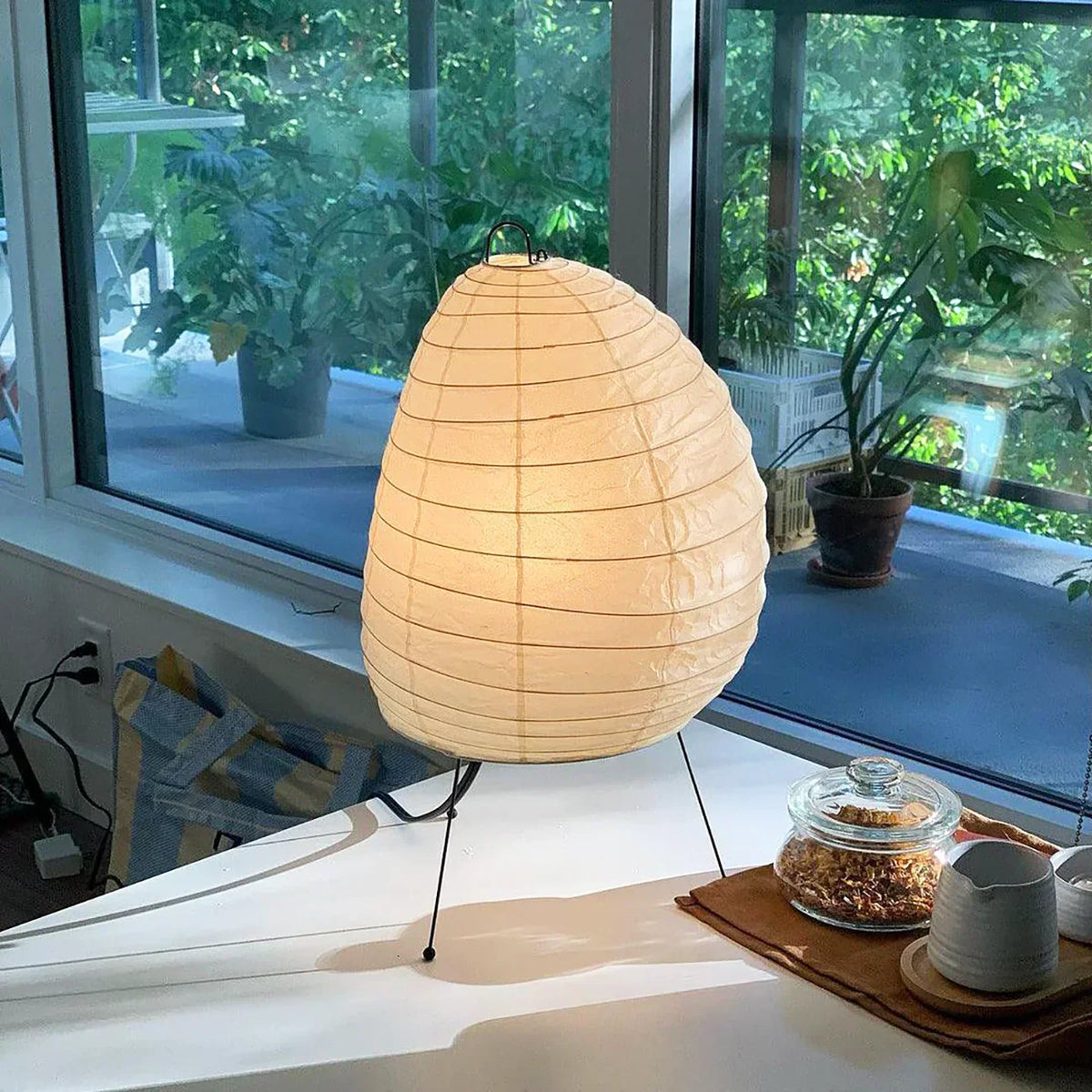 Akari Semicircular Paper 1N Steel Table Lamp – Steel detail 3