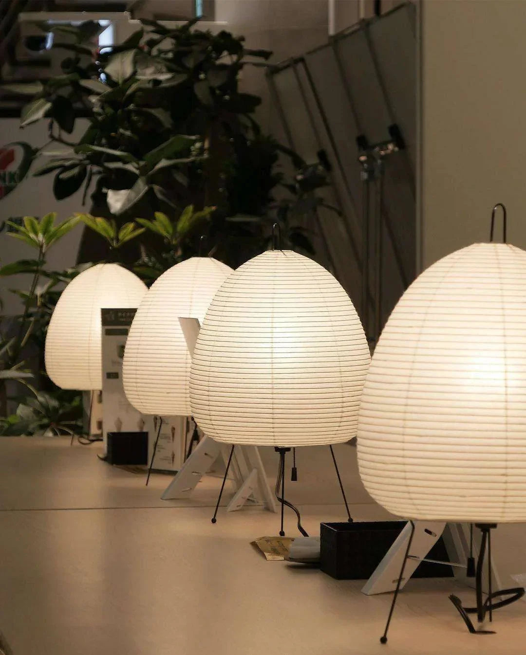 Akari Egg Shaped Paper 1A Iron Table Lamp – Iron detail 20