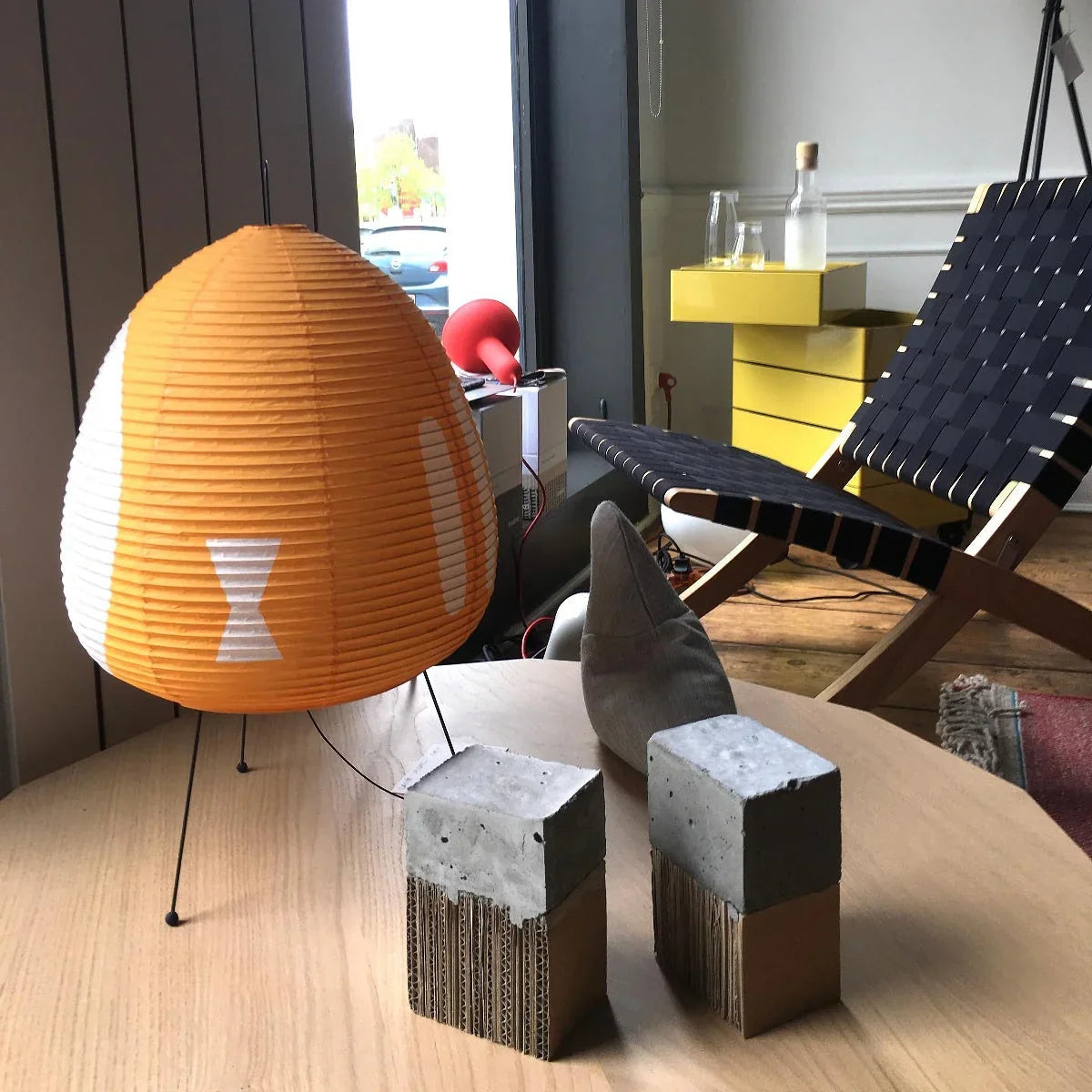 Akari Egg Shaped Paper 1A Iron Table Lamp – Iron detail 27