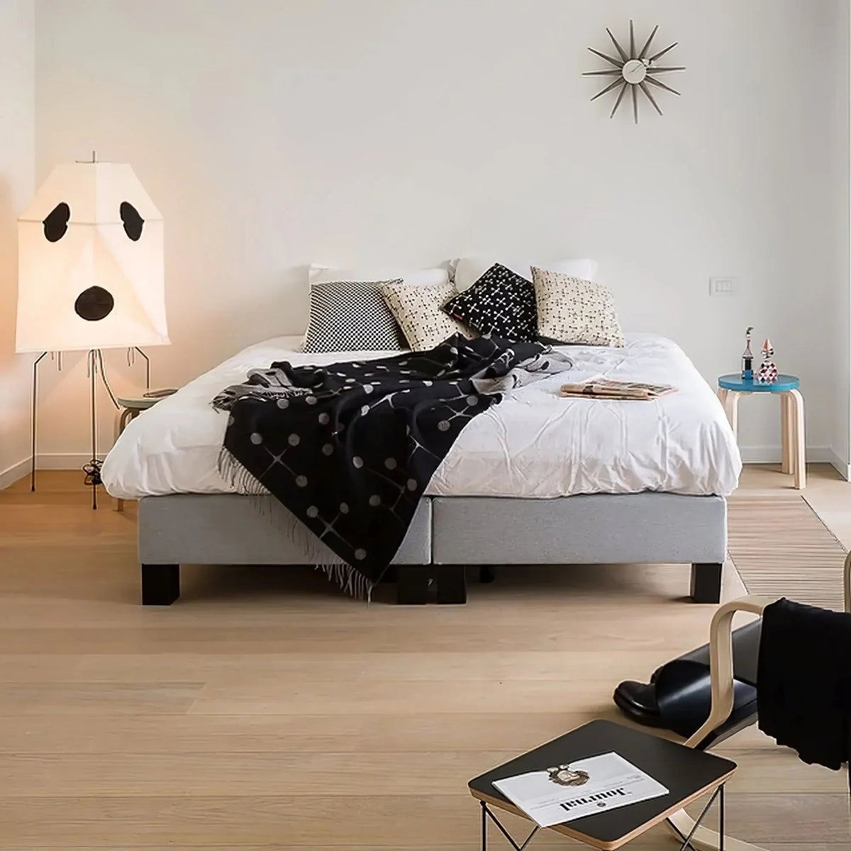 Akari Polyhedral Paper UF3-Q Iron Floor Lamp – Iron detail 16