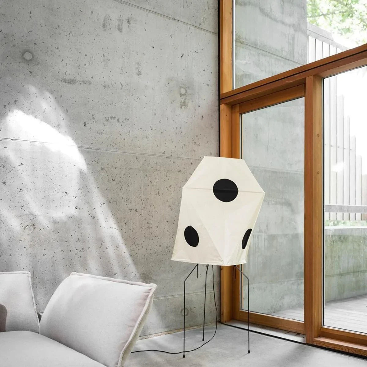Akari Polyhedral Paper UF3-Q Iron Floor Lamp – Iron detail 6