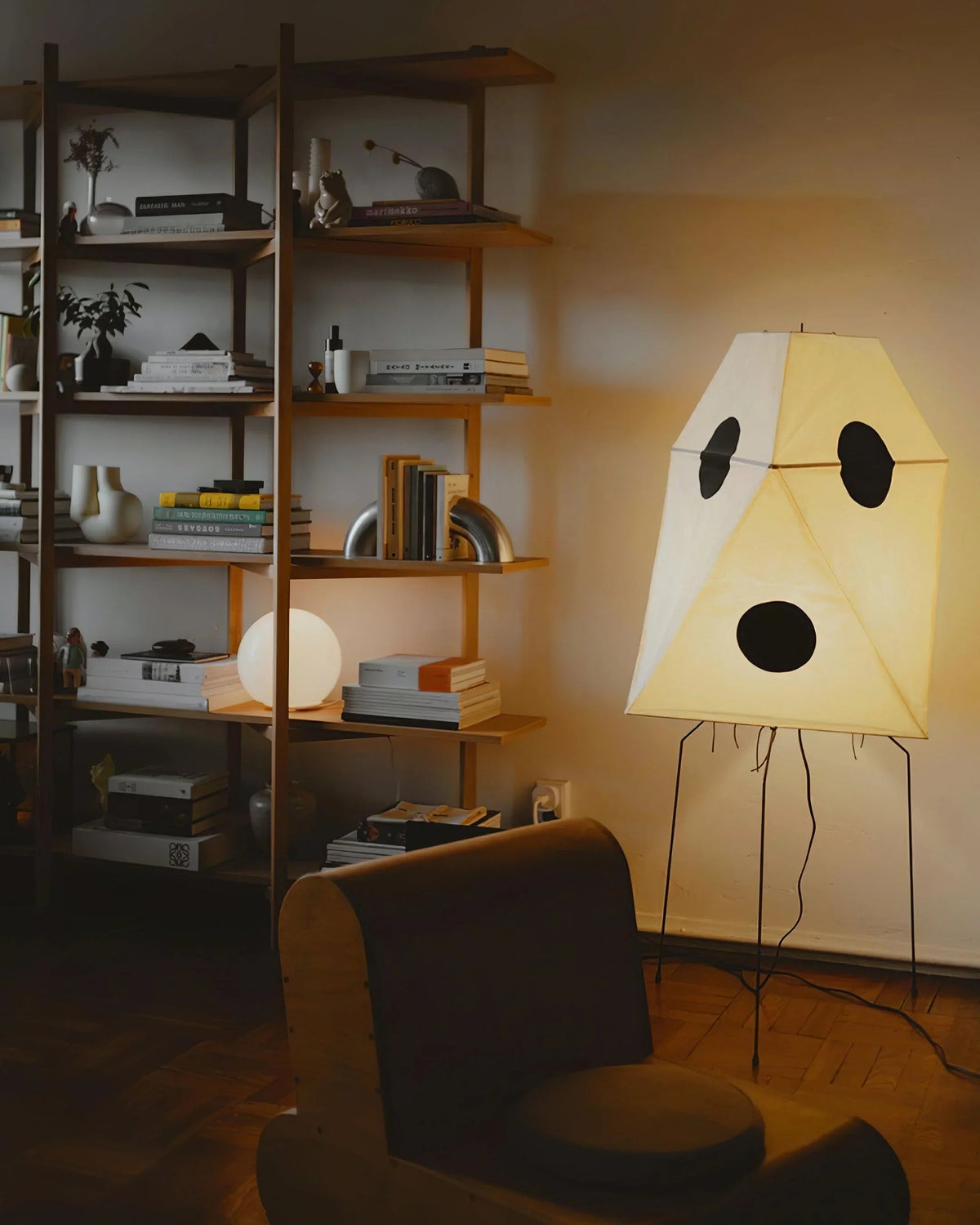 Akari Polyhedral Paper UF3-Q Iron Floor Lamp – Iron detail 35
