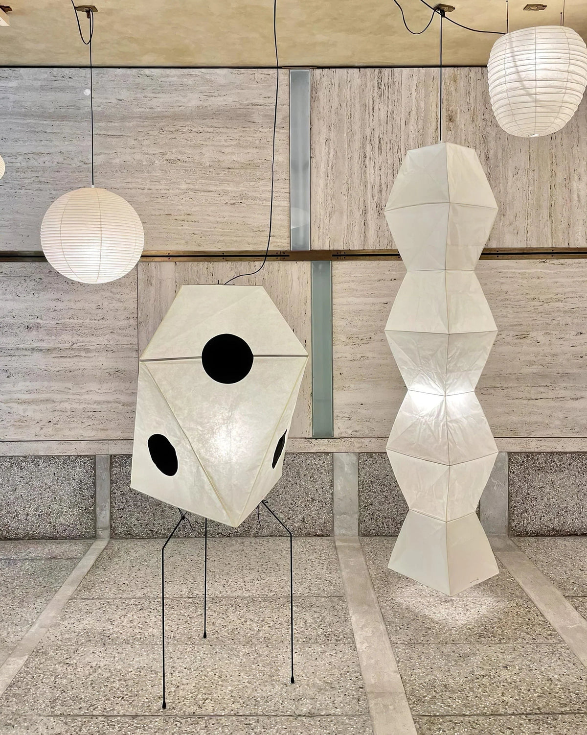 Akari Polyhedral Paper UF3-Q Iron Floor Lamp – Iron detail 32