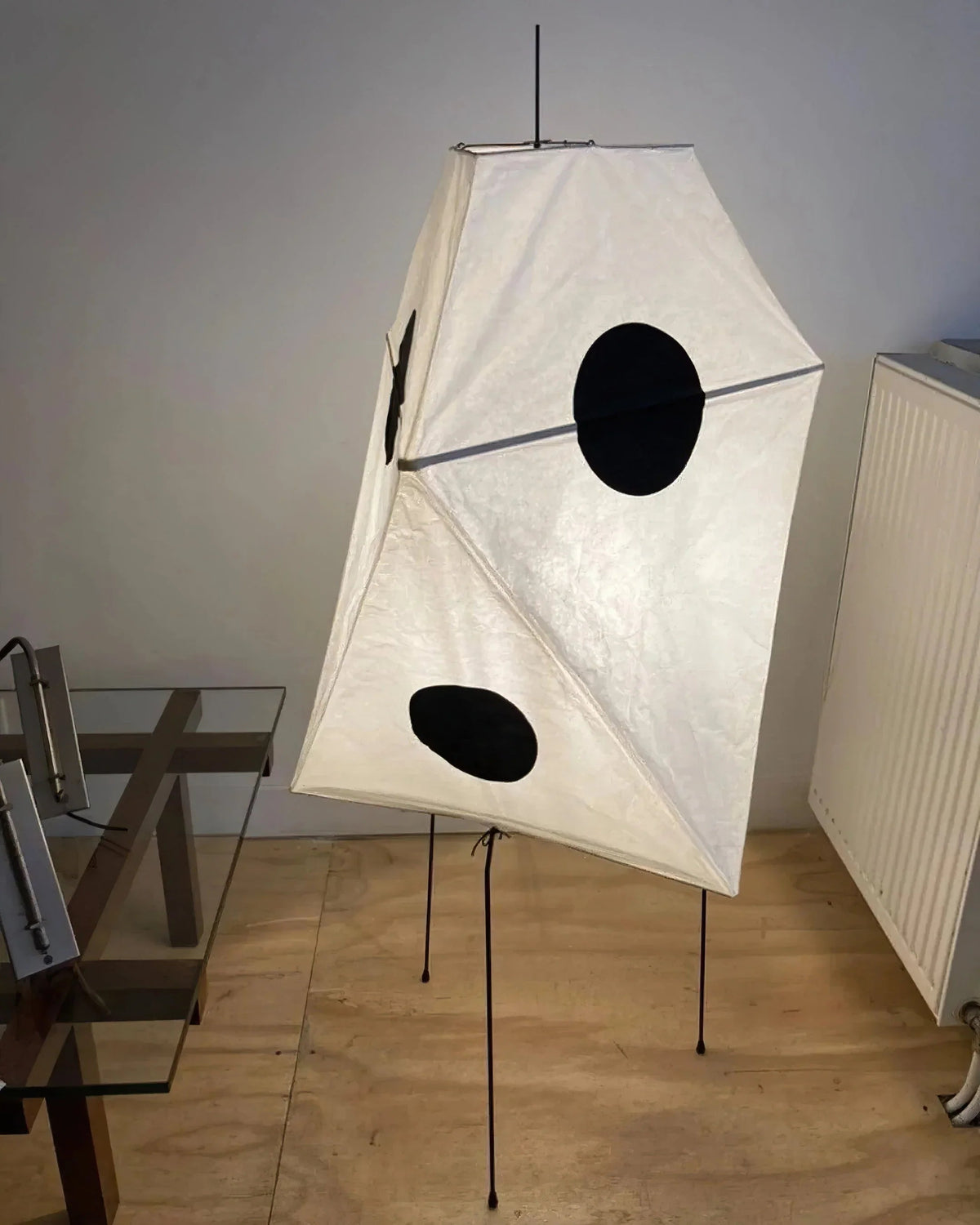 Akari Polyhedral Paper UF3-Q Iron Floor Lamp – Iron detail 38