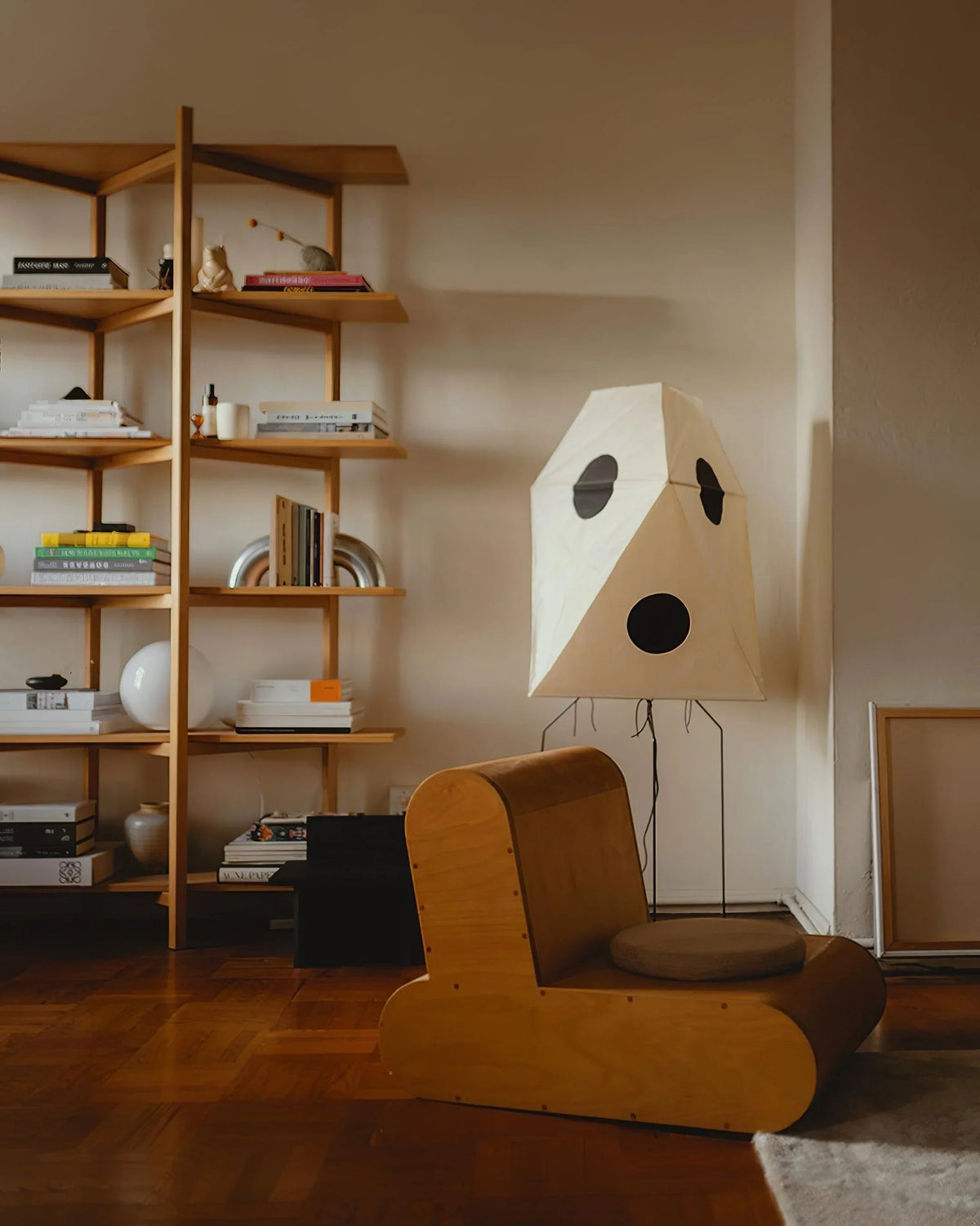 Akari Polyhedral Paper UF3-Q Iron Floor Lamp – Iron detail 13
