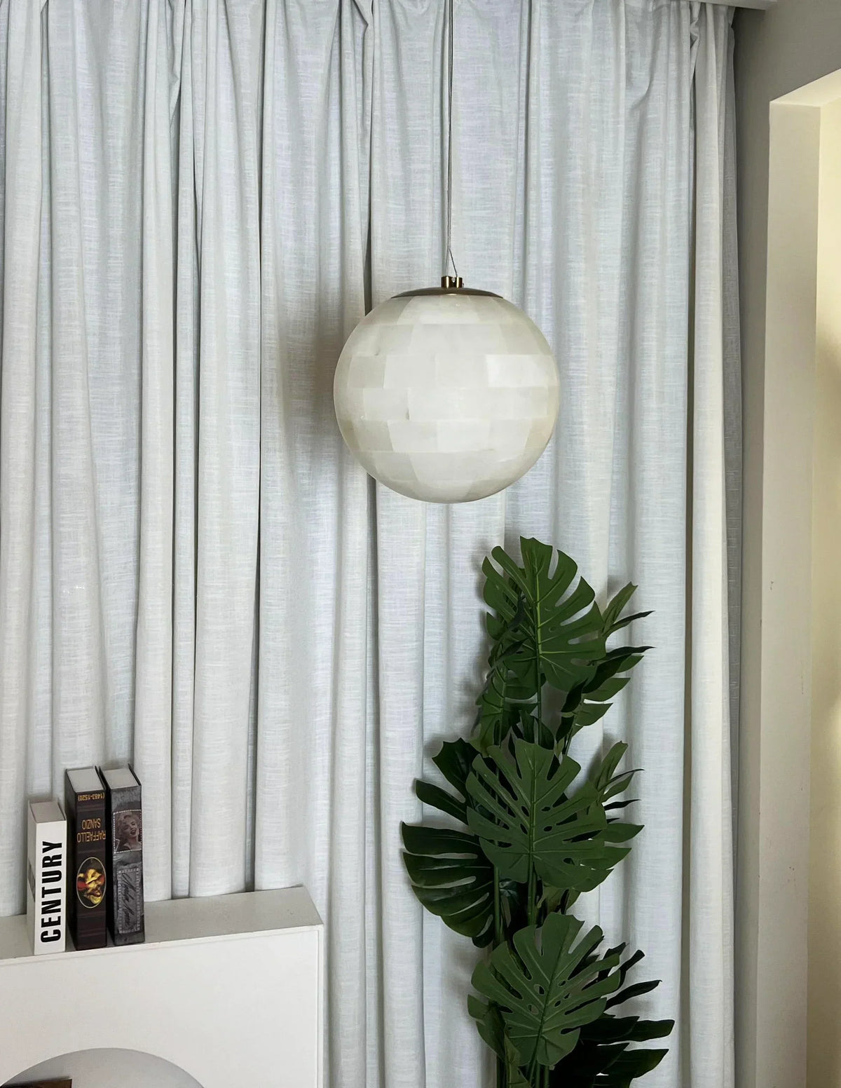 Alabaster Ball Pendant Light – Alabaster detail 18