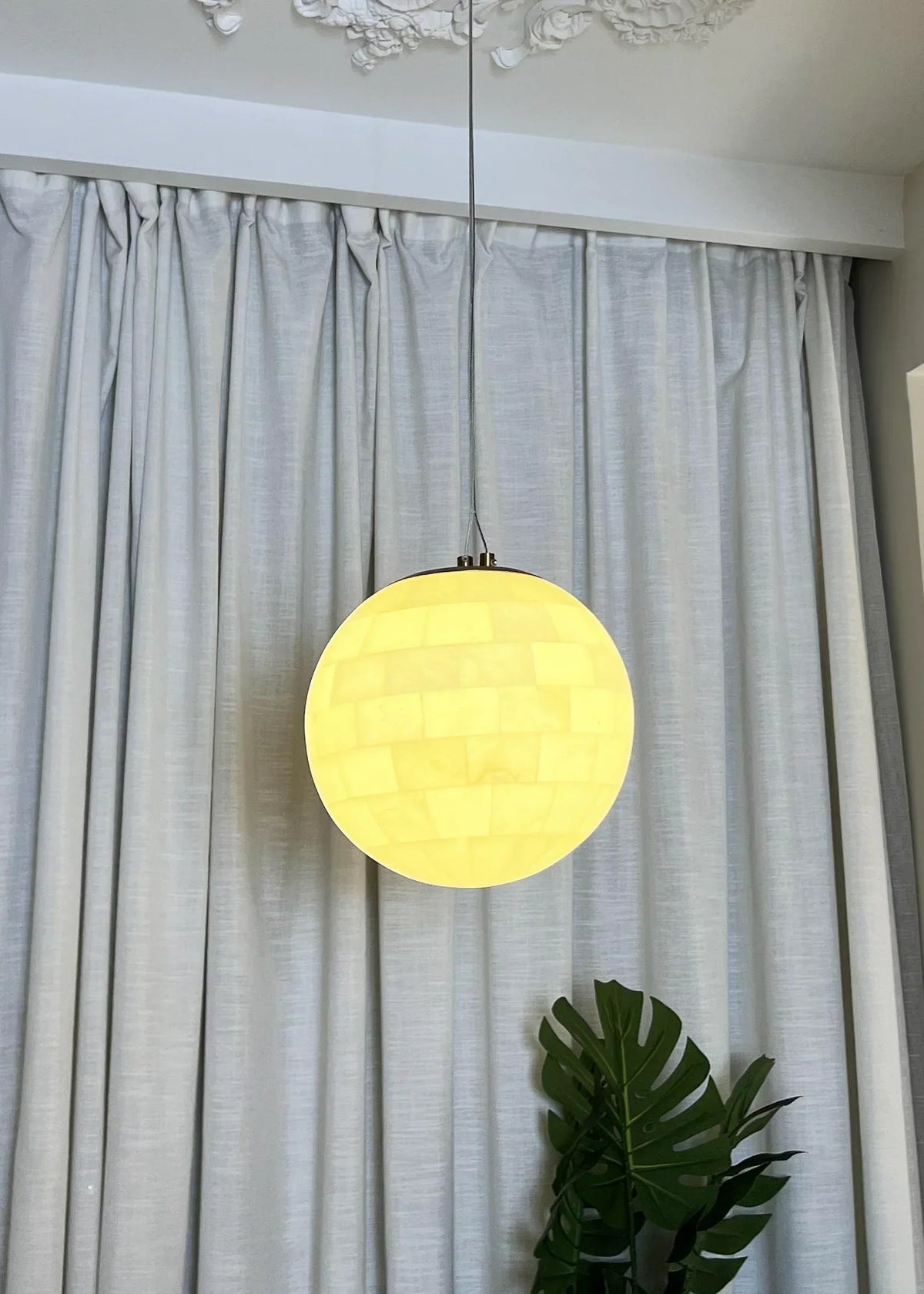 Alabaster Ball Pendant Light – Alabaster detail 19