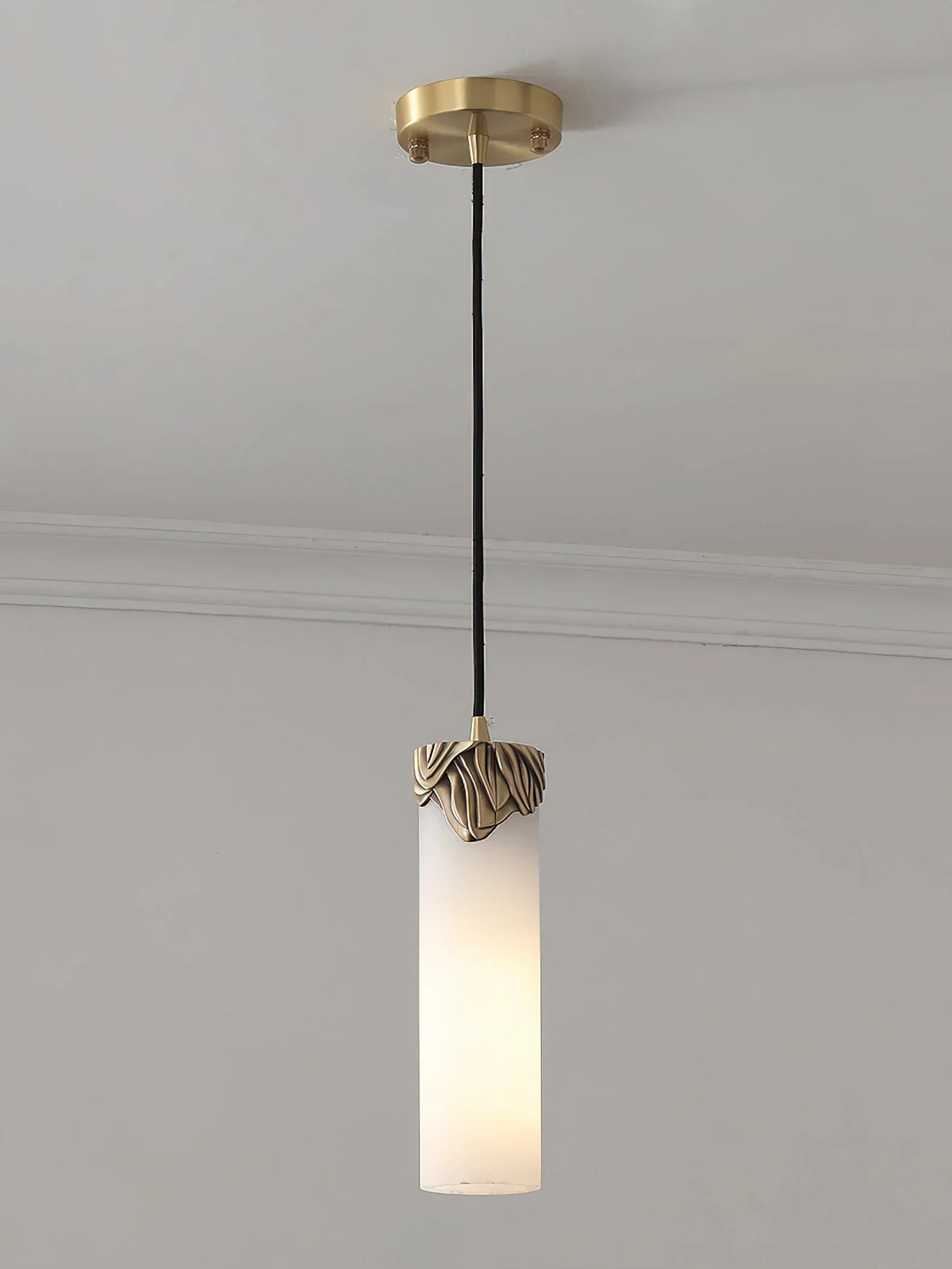 Alabaster Cylindrical Dansani Lyra Pendant Light – Alabaster detail 16