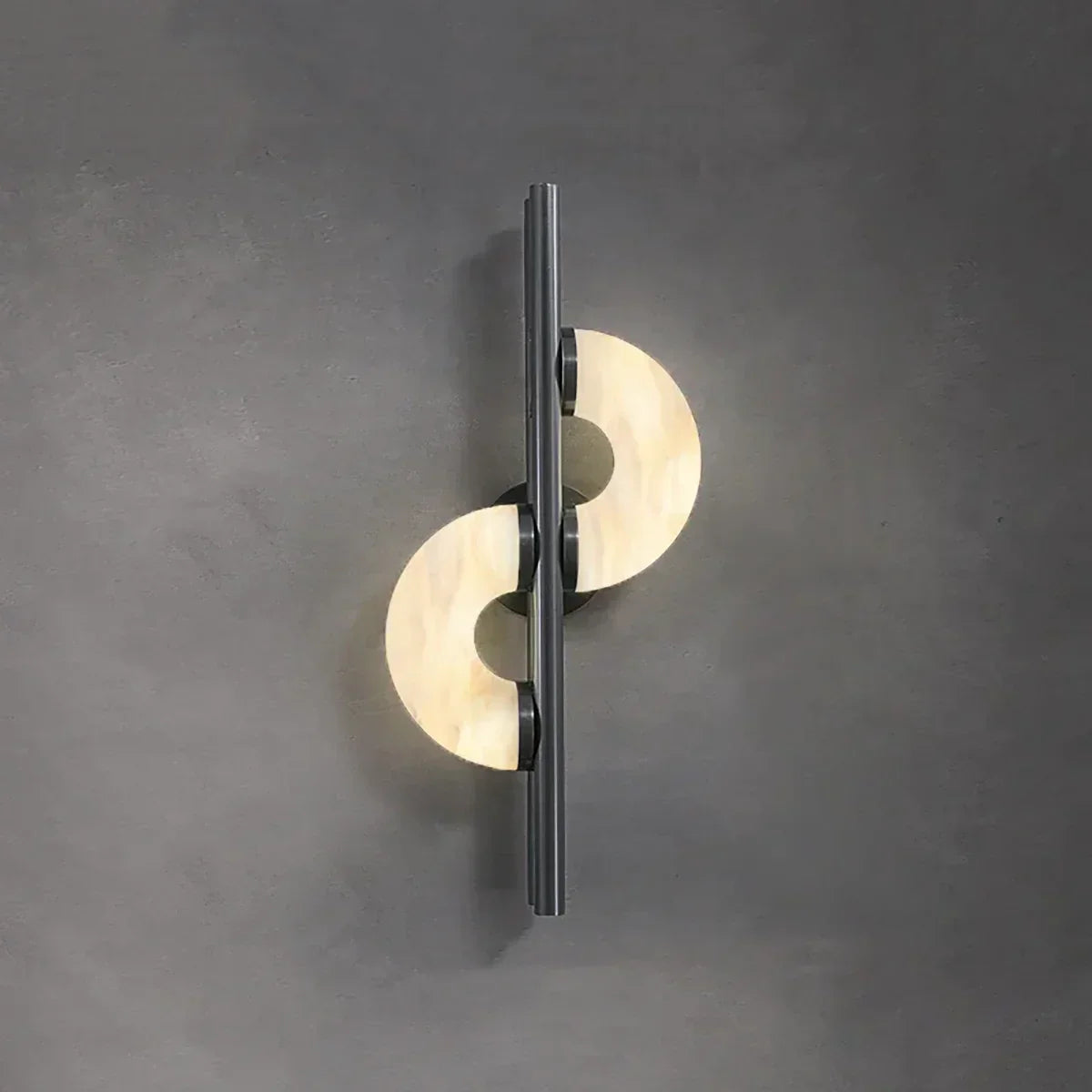 Alabaster Dolly Wall Lamp – Alabaster detail 9