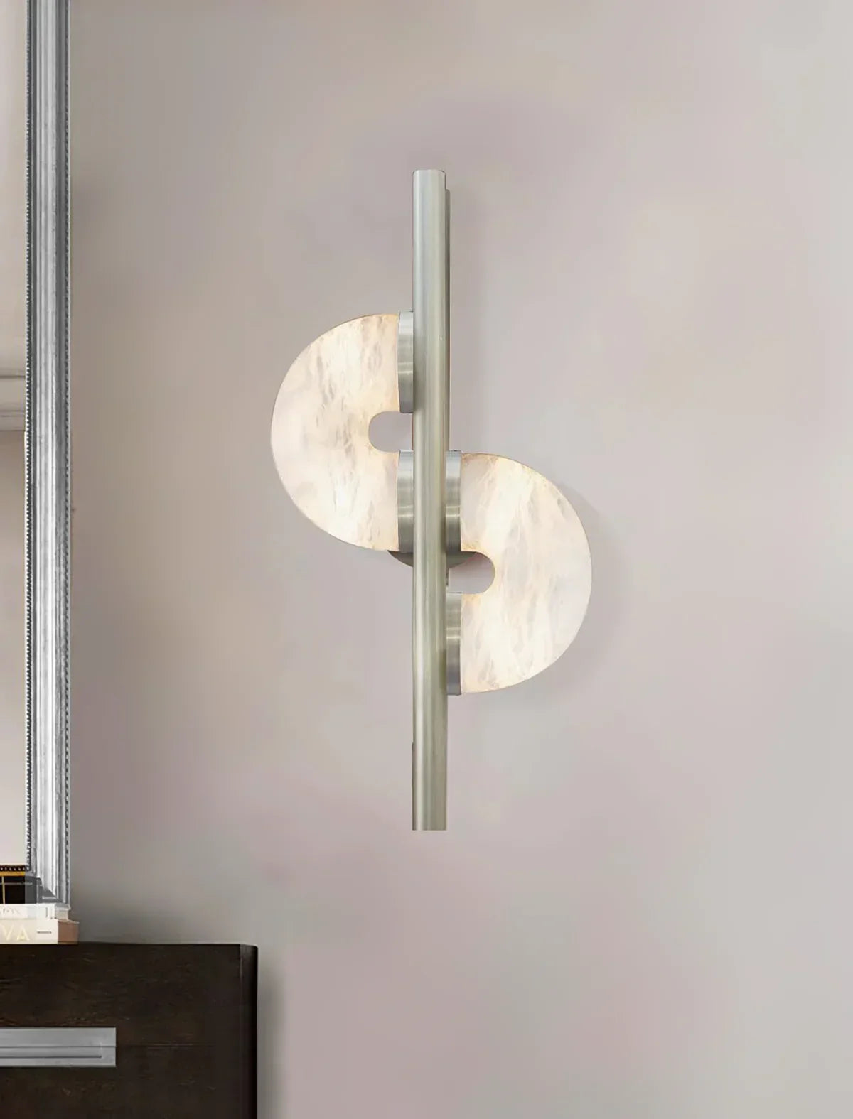 Alabaster Dolly Wall Lamp – Alabaster detail 8