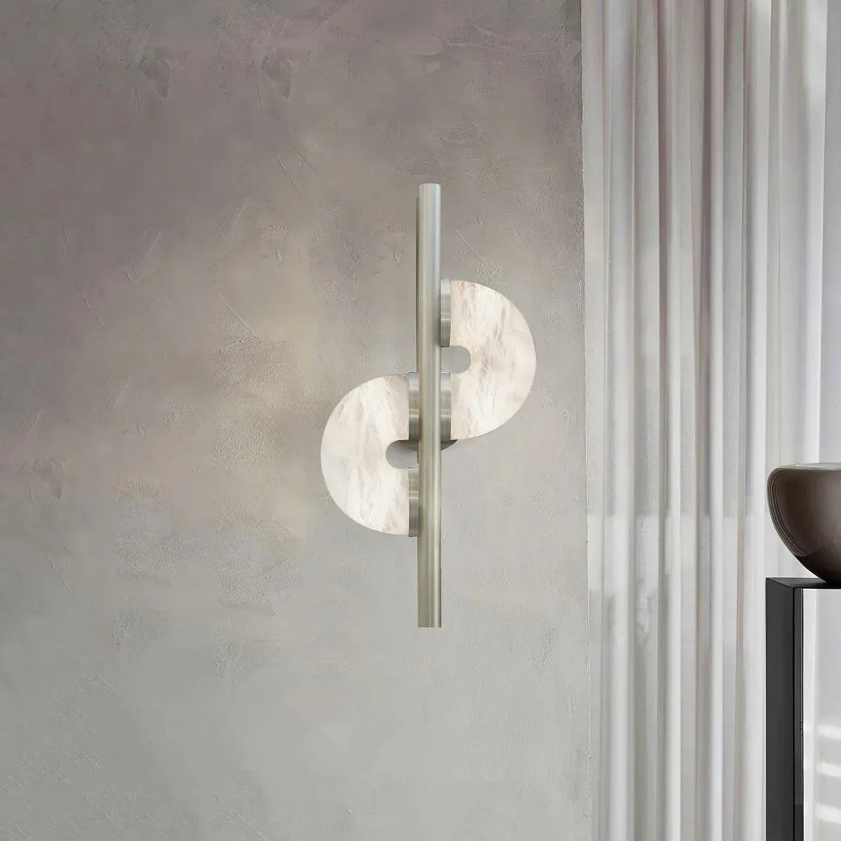 Alabaster Dolly Wall Lamp – Alabaster detail 7