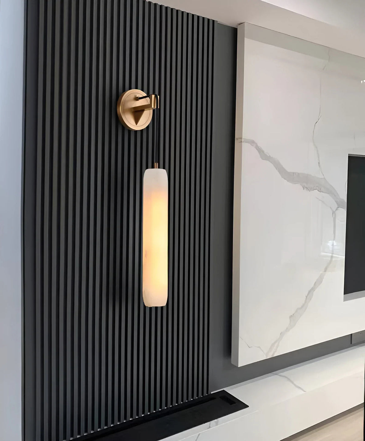 Alabaster Flute Wall Lamp – Alabaster detail 19