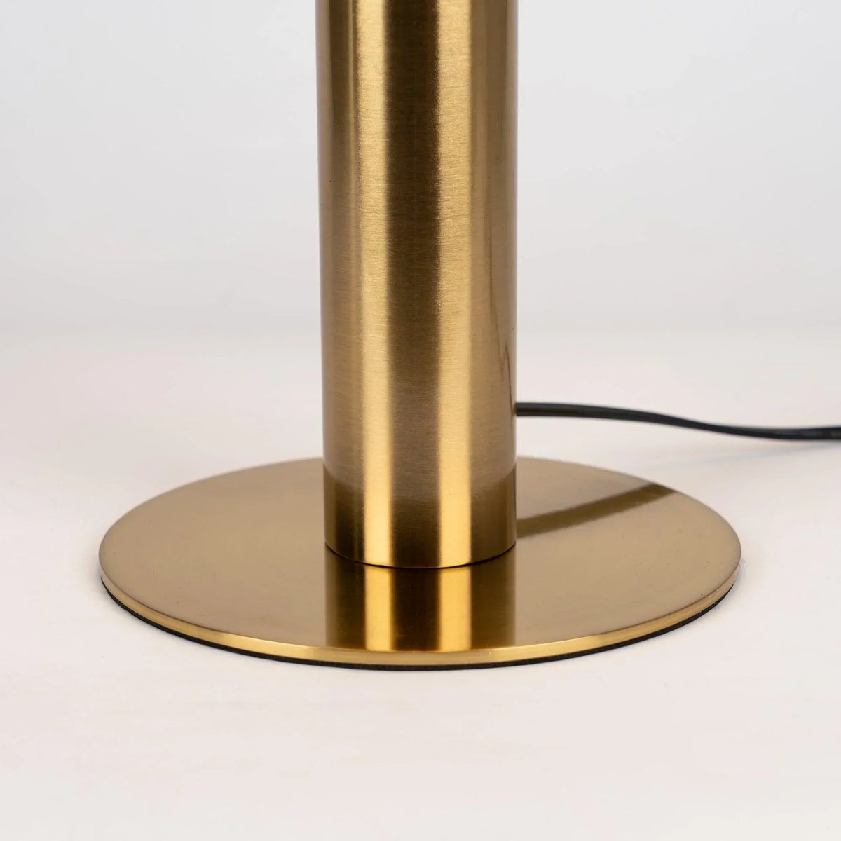 Hemispherical Alabaster Table Lamp – Alabaster detail 18