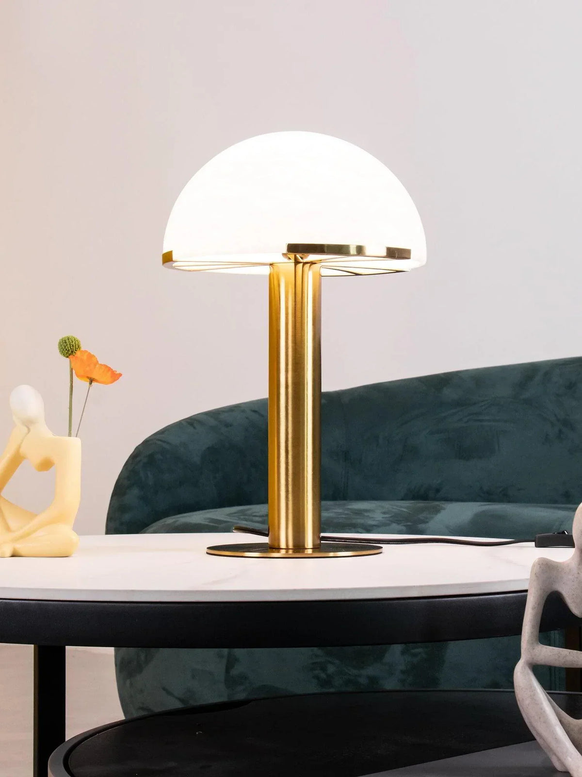 Hemispherical Alabaster Table Lamp – Alabaster detail 8