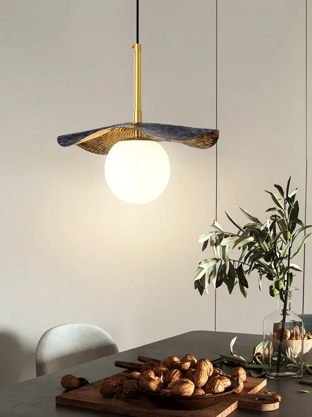 Alabaster Montera Brass Pendant Light – Alabaster detail 4