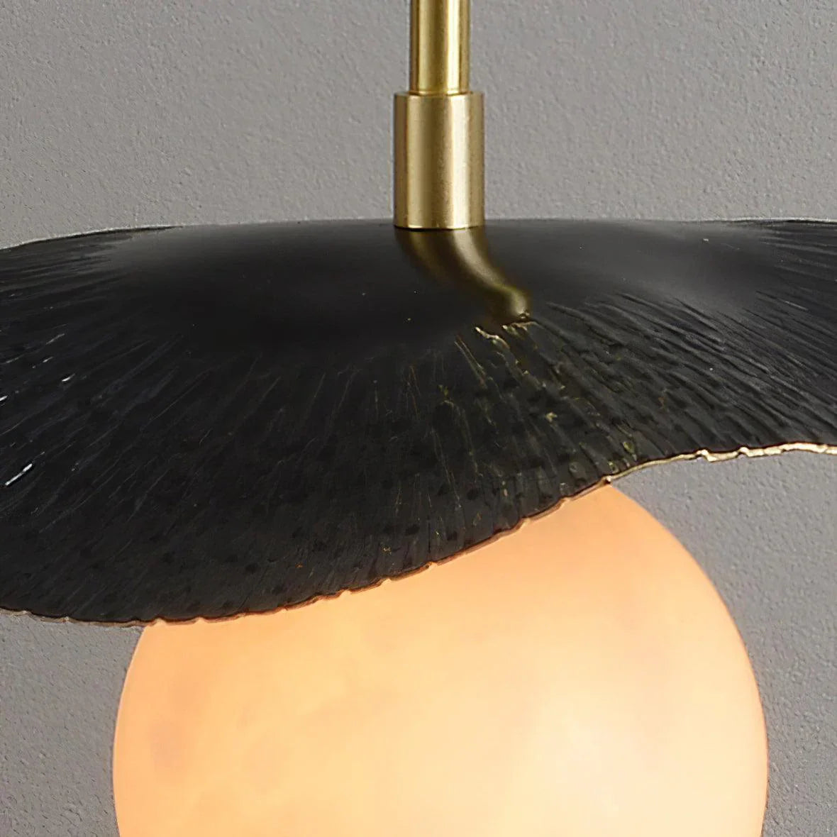 Alabaster Montera Brass Pendant Light – Alabaster detail 13