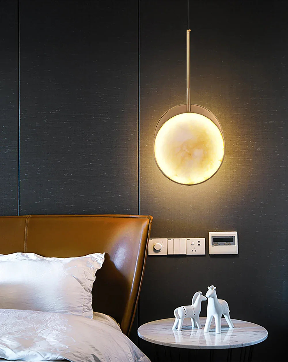 Alabaster Moonshade Pendant Light – Alabaster detail 6
