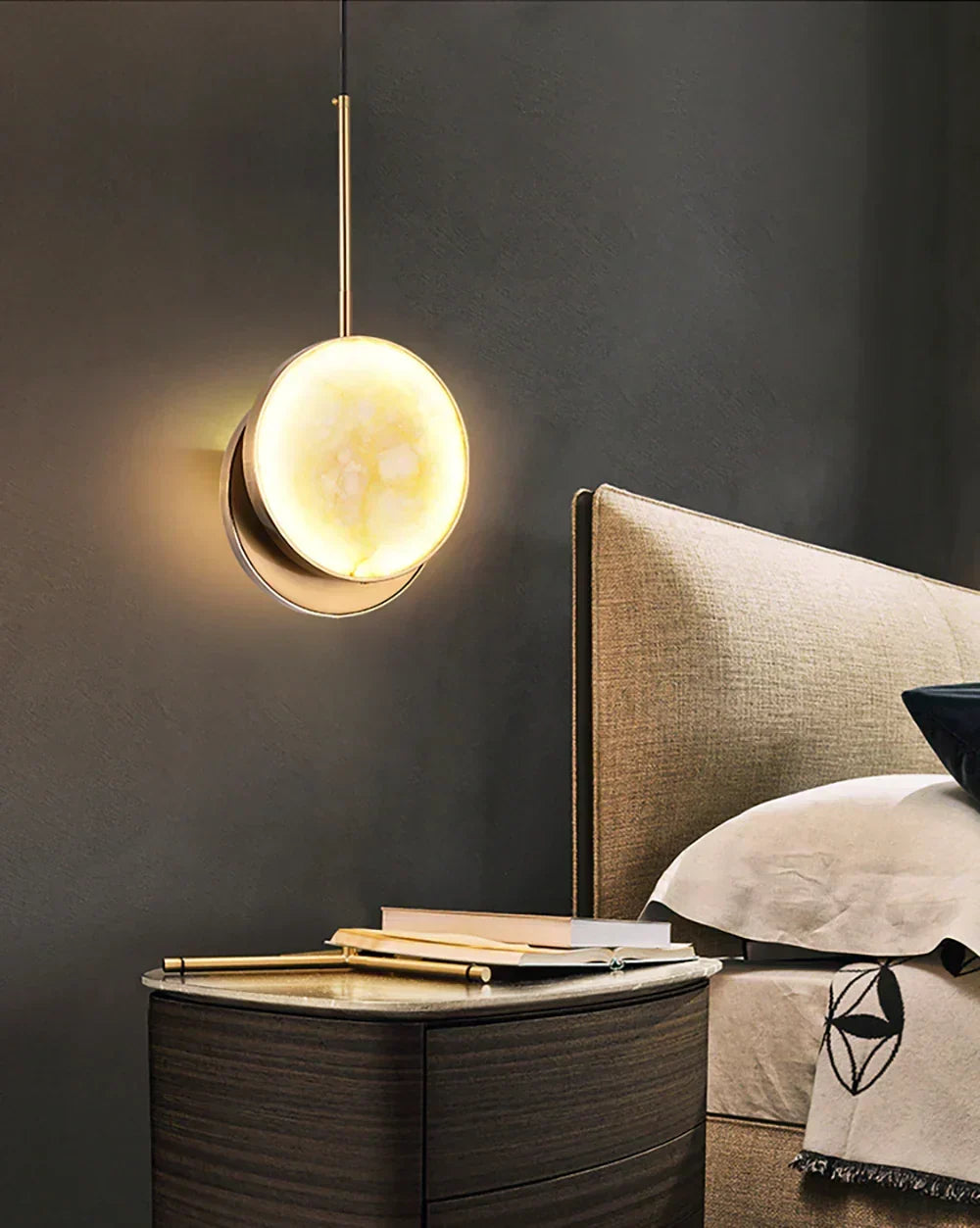 Alabaster Moonshade Pendant Light – Alabaster detail 7