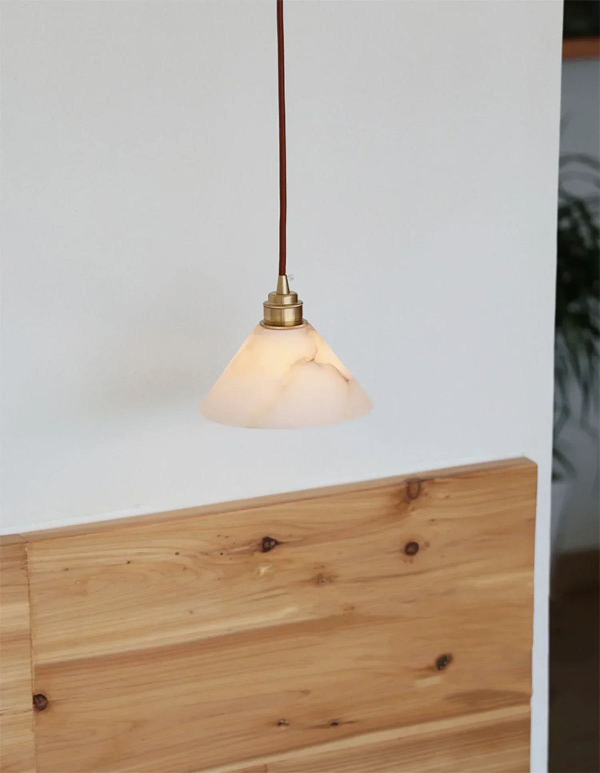 Alabaster Triangle Cone Pendant Light – Alabaster detail 4