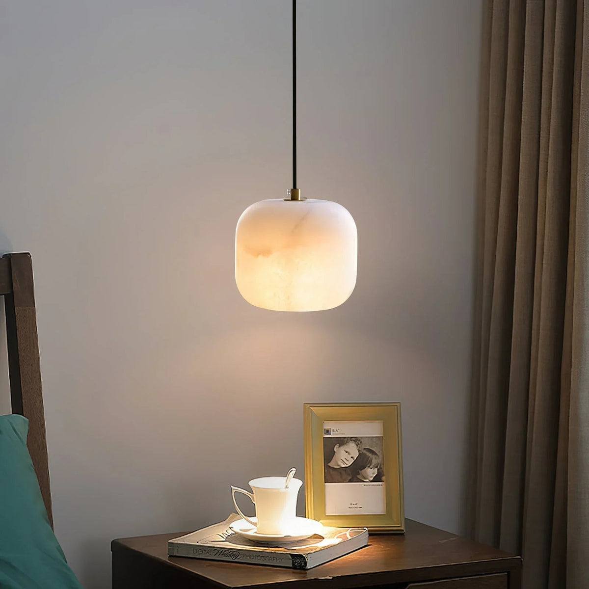 Alabaster Bedside Pendant Light – Alabaster detail 2