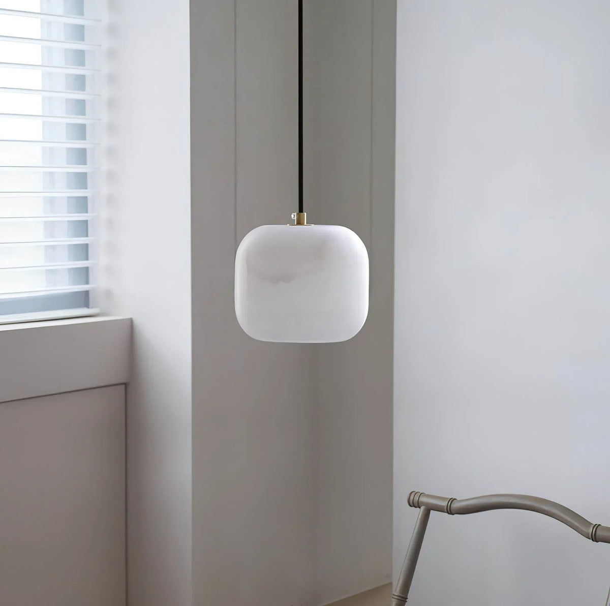 Alabaster Bedside Pendant Light – Alabaster detail 6
