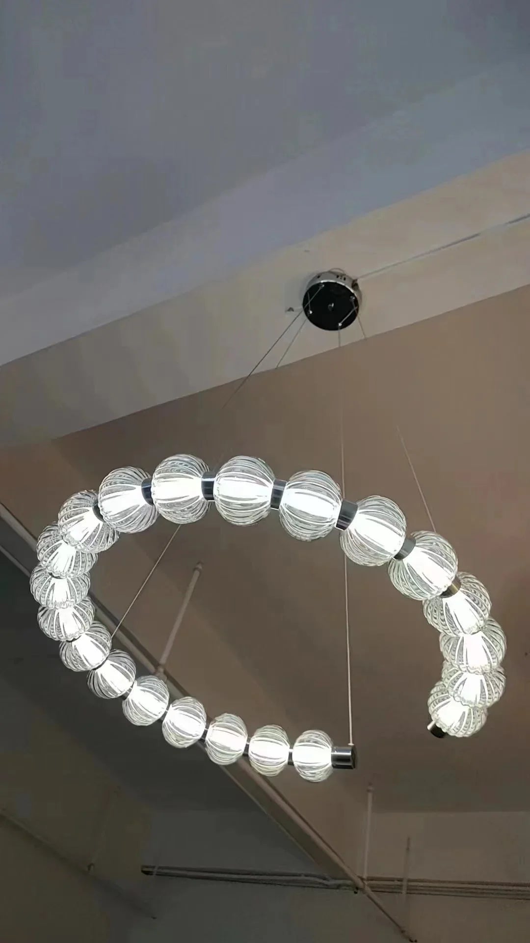 Amulet Glass Chandelier A – Glass detail 10