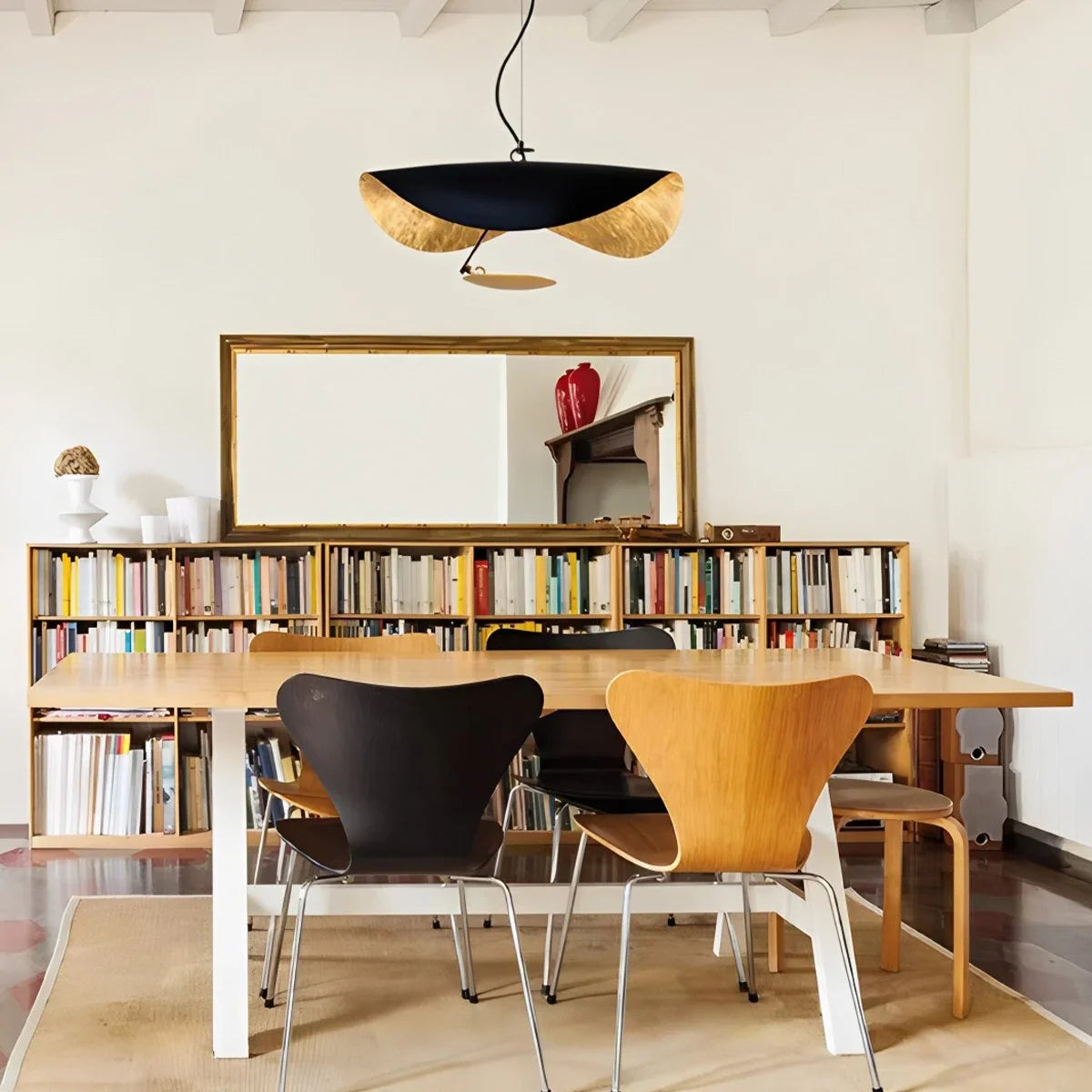 Modern Sculptural Leaf Pendant Light – detail 7