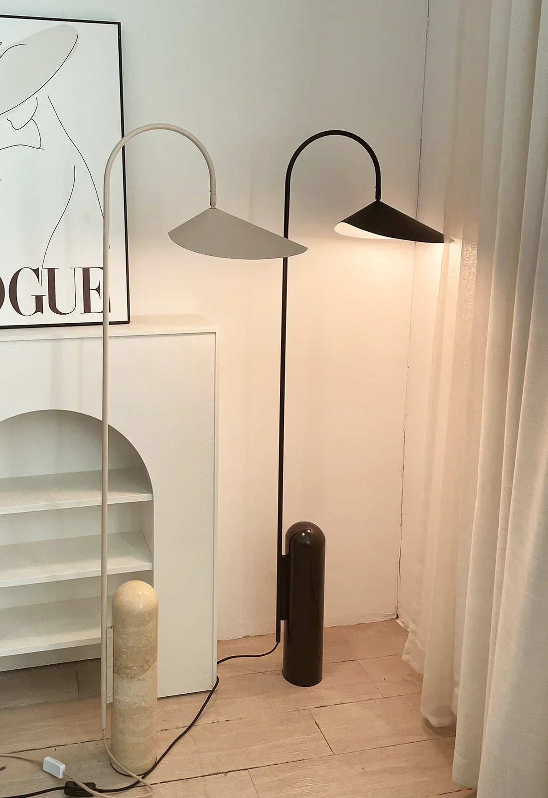 Arum Duckbill Travertine Floor Lamp – Travertine detail 8