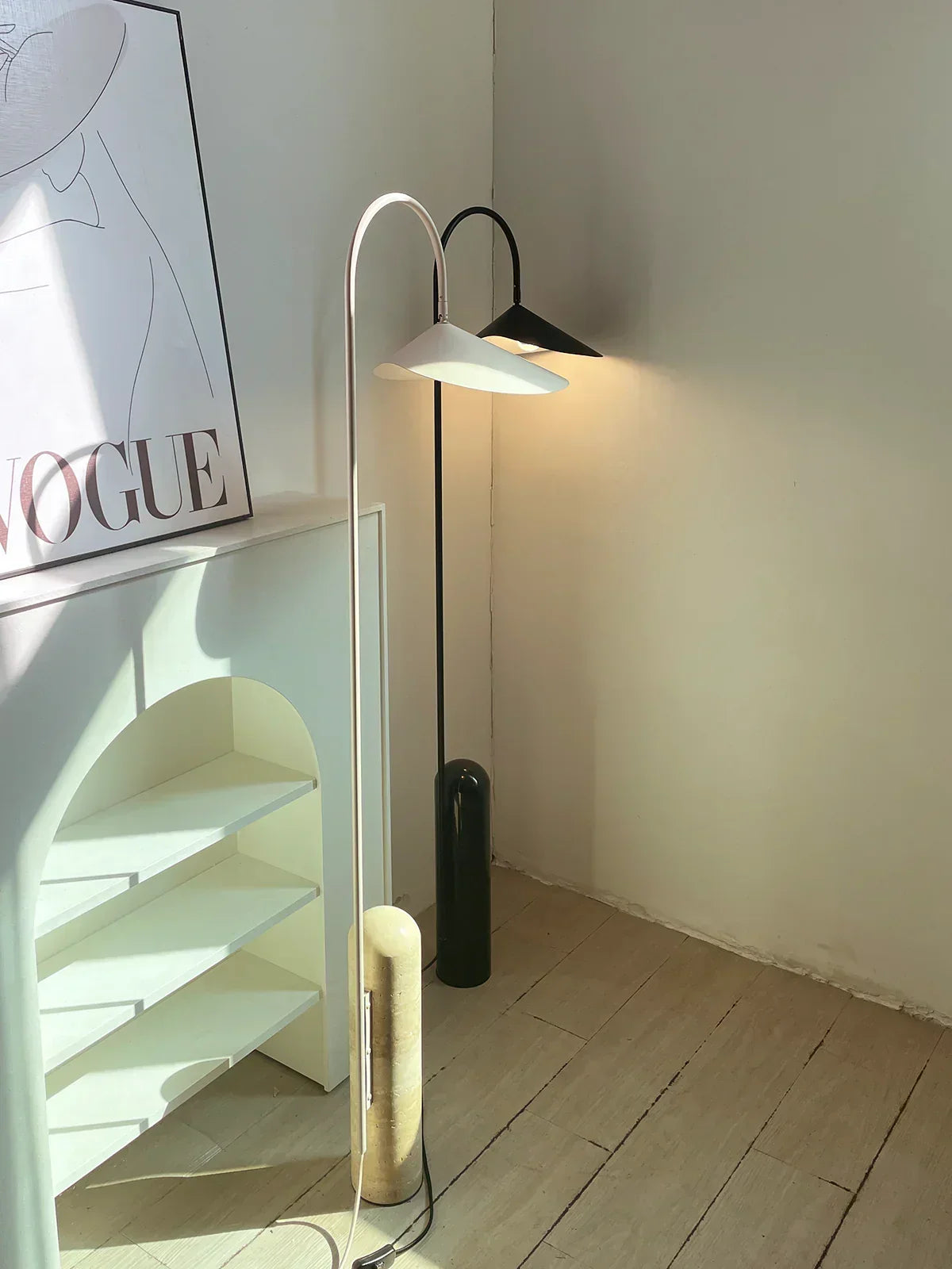 Arum Duckbill Travertine Floor Lamp – Travertine detail 10