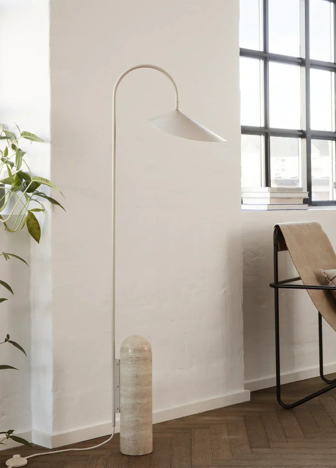 Arum Duckbill Travertine Floor Lamp – Travertine detail 5