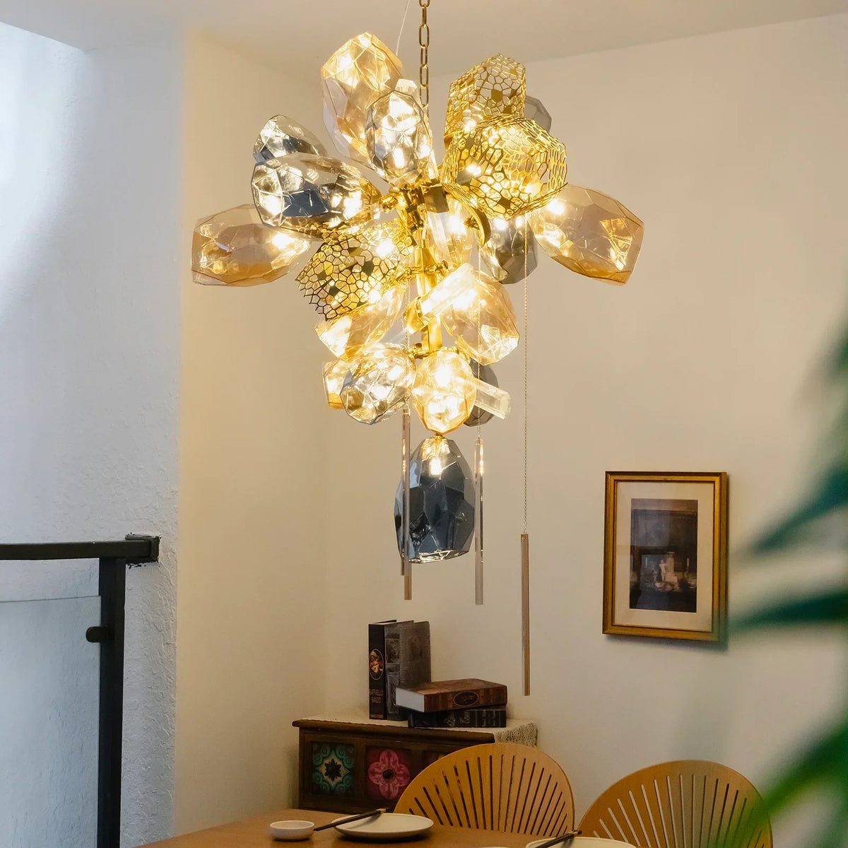 Britannica Glass Chandelier Horizontal – Glass detail 2
