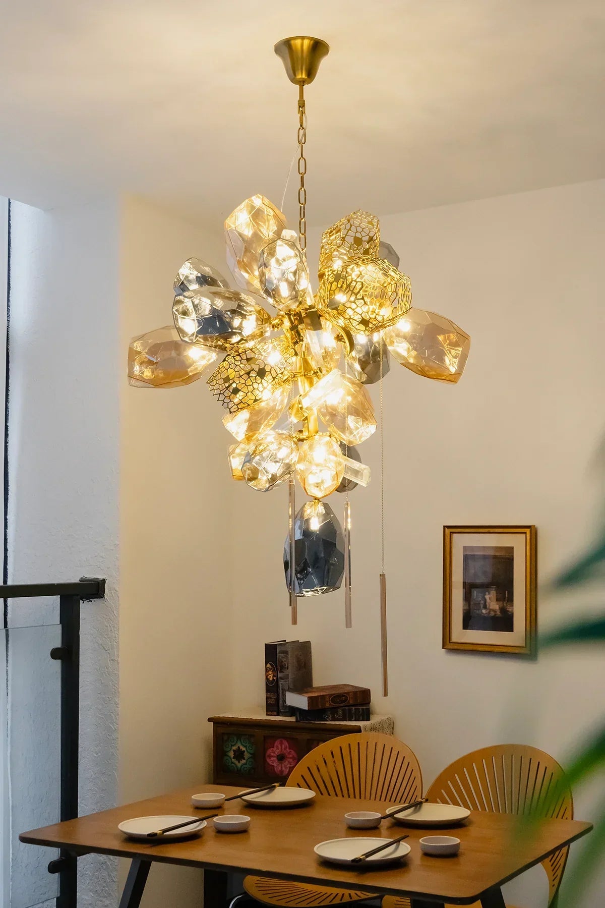 Britannica Glass Chandelier Horizontal – Glass detail 17