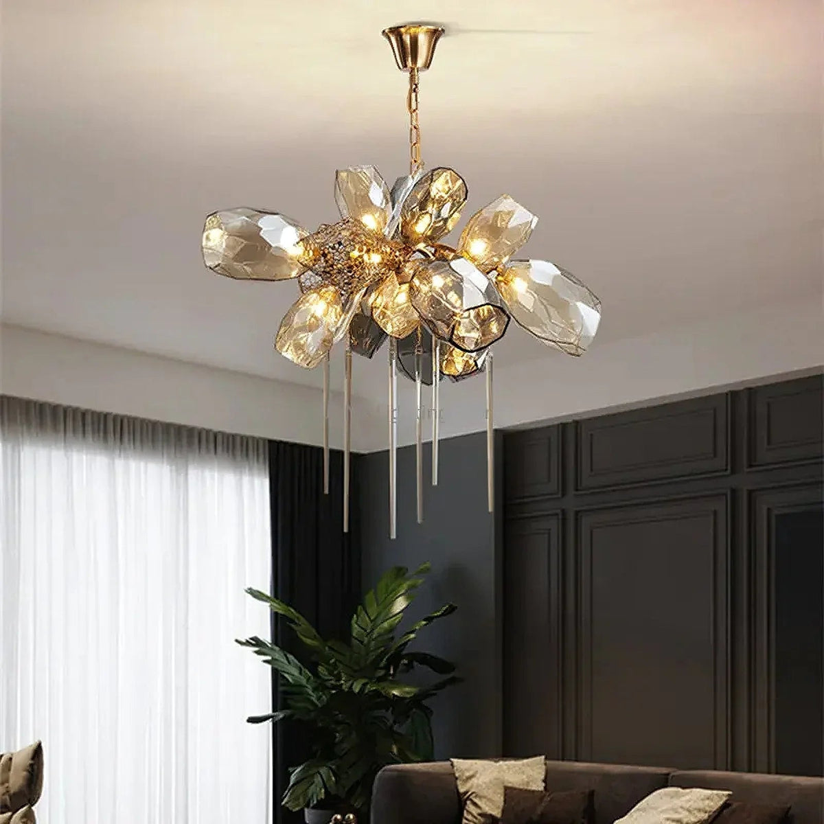 Britannica Glass Chandelier Horizontal – Glass detail 5