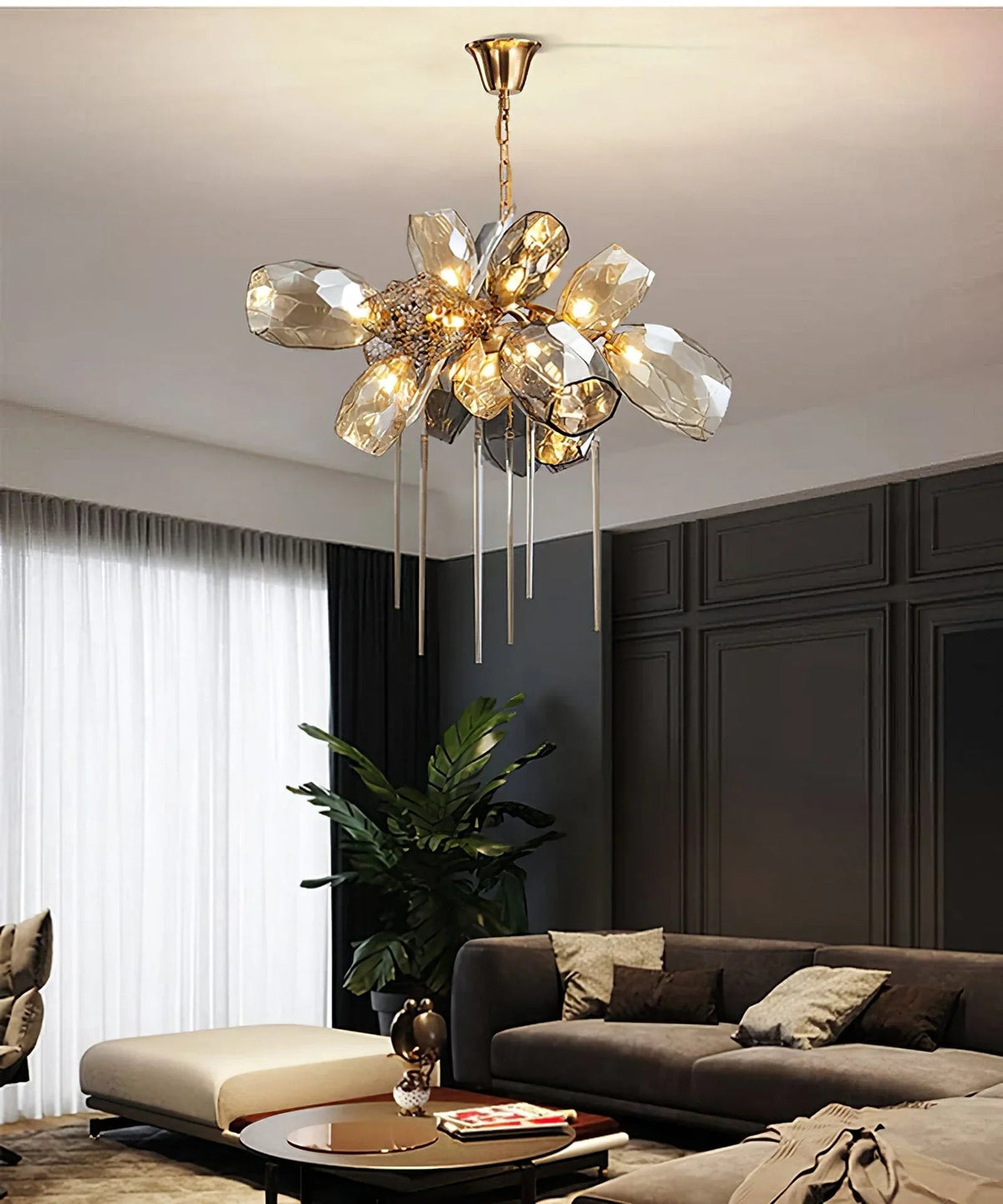 Britannica Glass Chandelier Horizontal – Glass detail 14