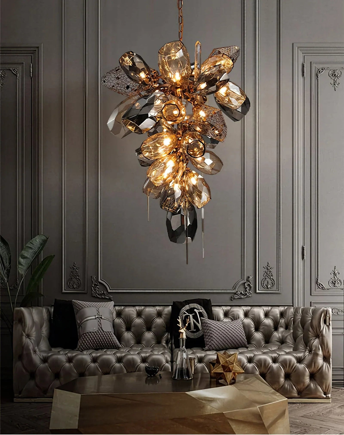 Britannica Glass Chandelier Horizontal – Glass detail 13