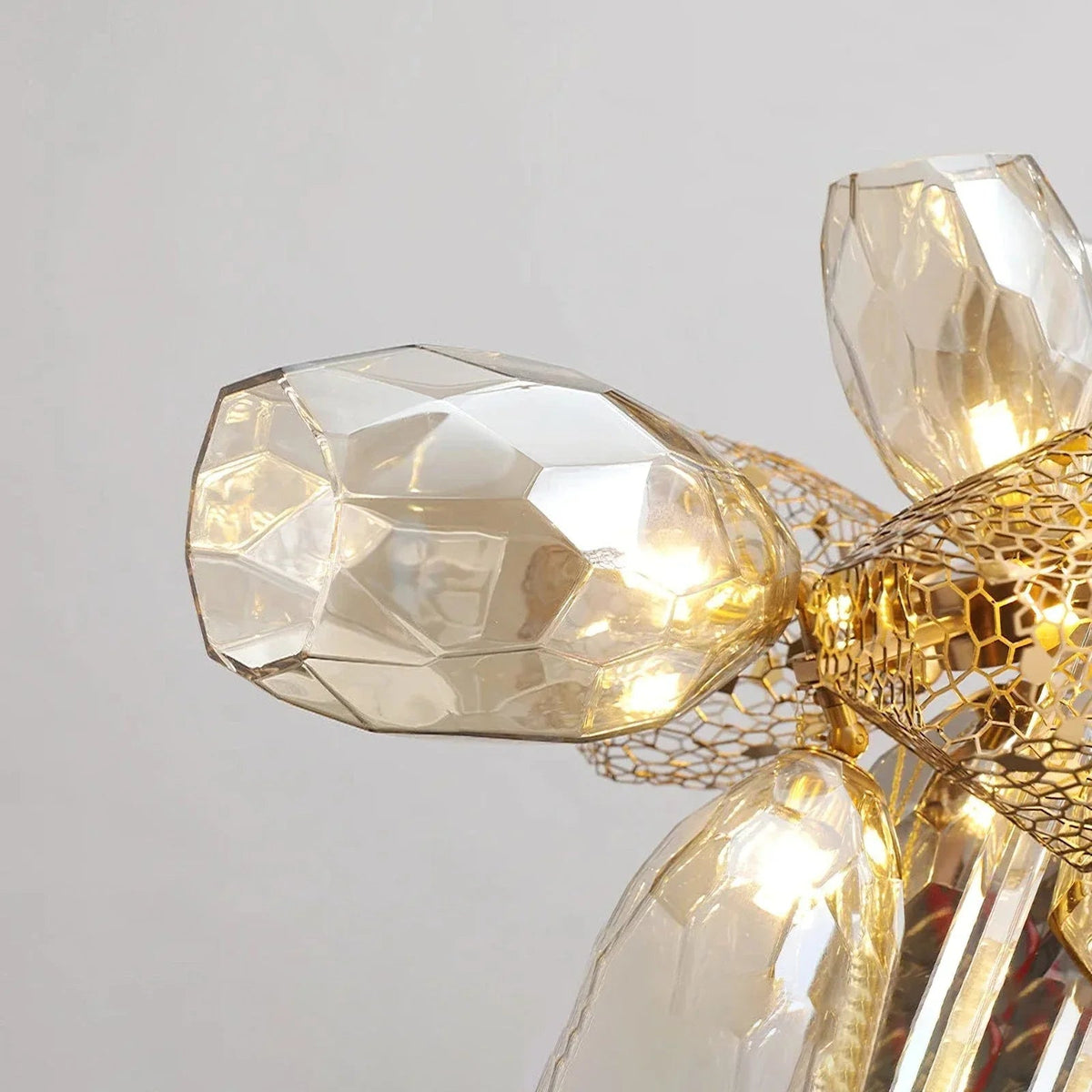 Britannica Glass Chandelier Horizontal – Glass detail 32