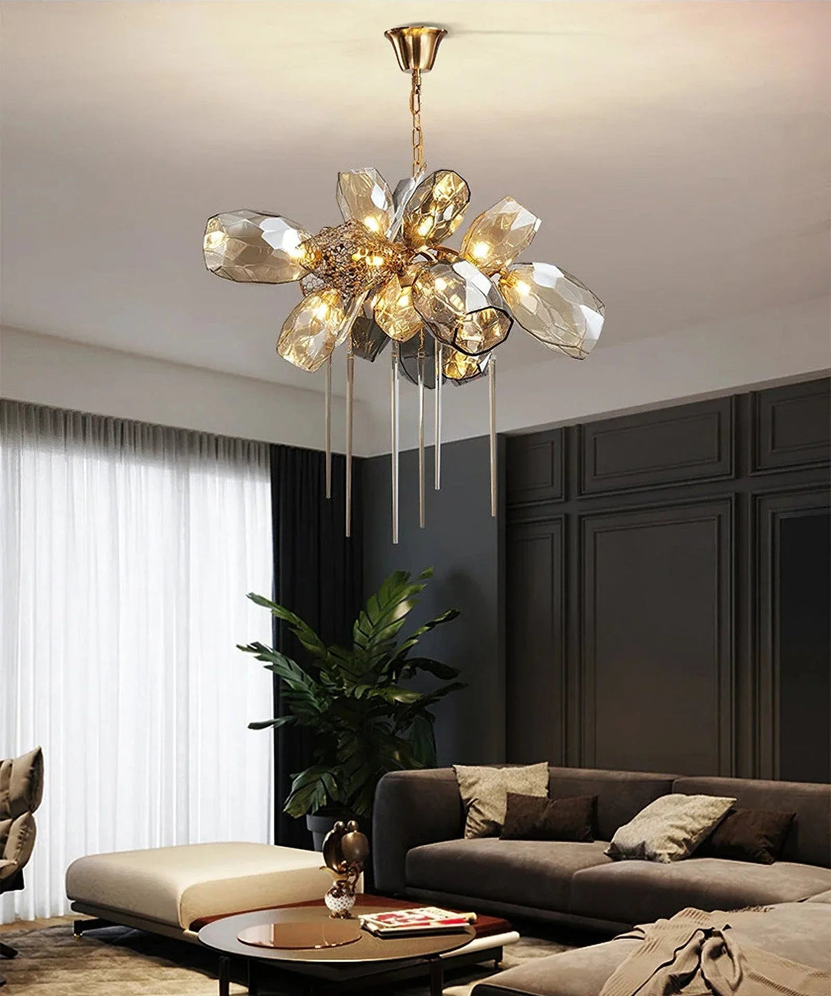 Britannica Glass Chandelier Horizontal – Glass detail 10
