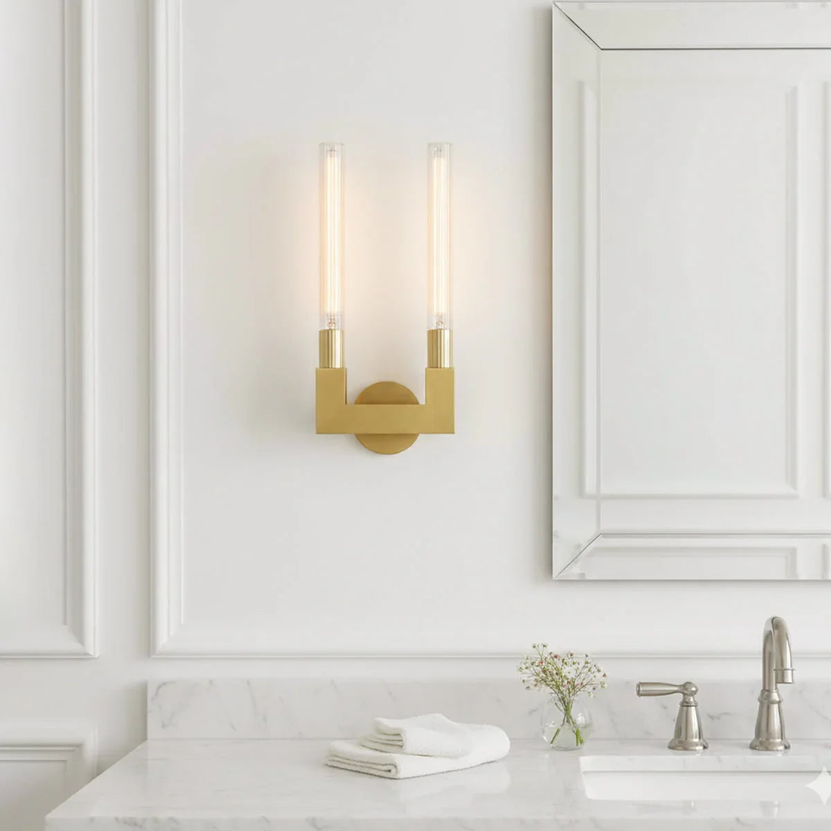 Cania Double Glass Sconce – Glass detail 2