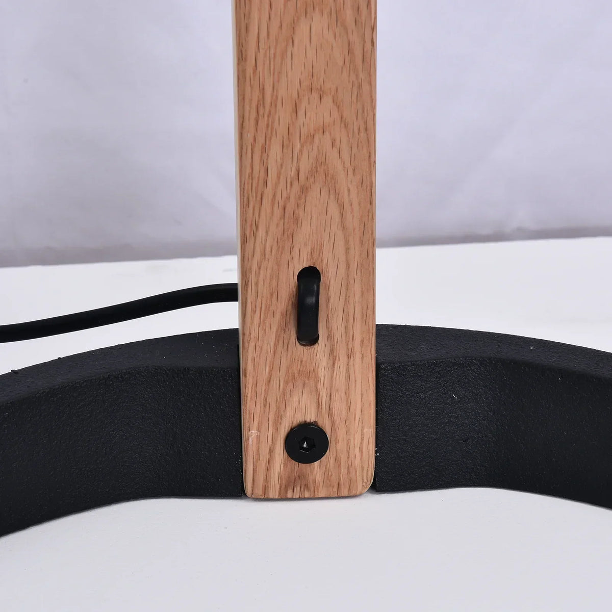 Caprani Wood Floor Lamp – Wood detail 16