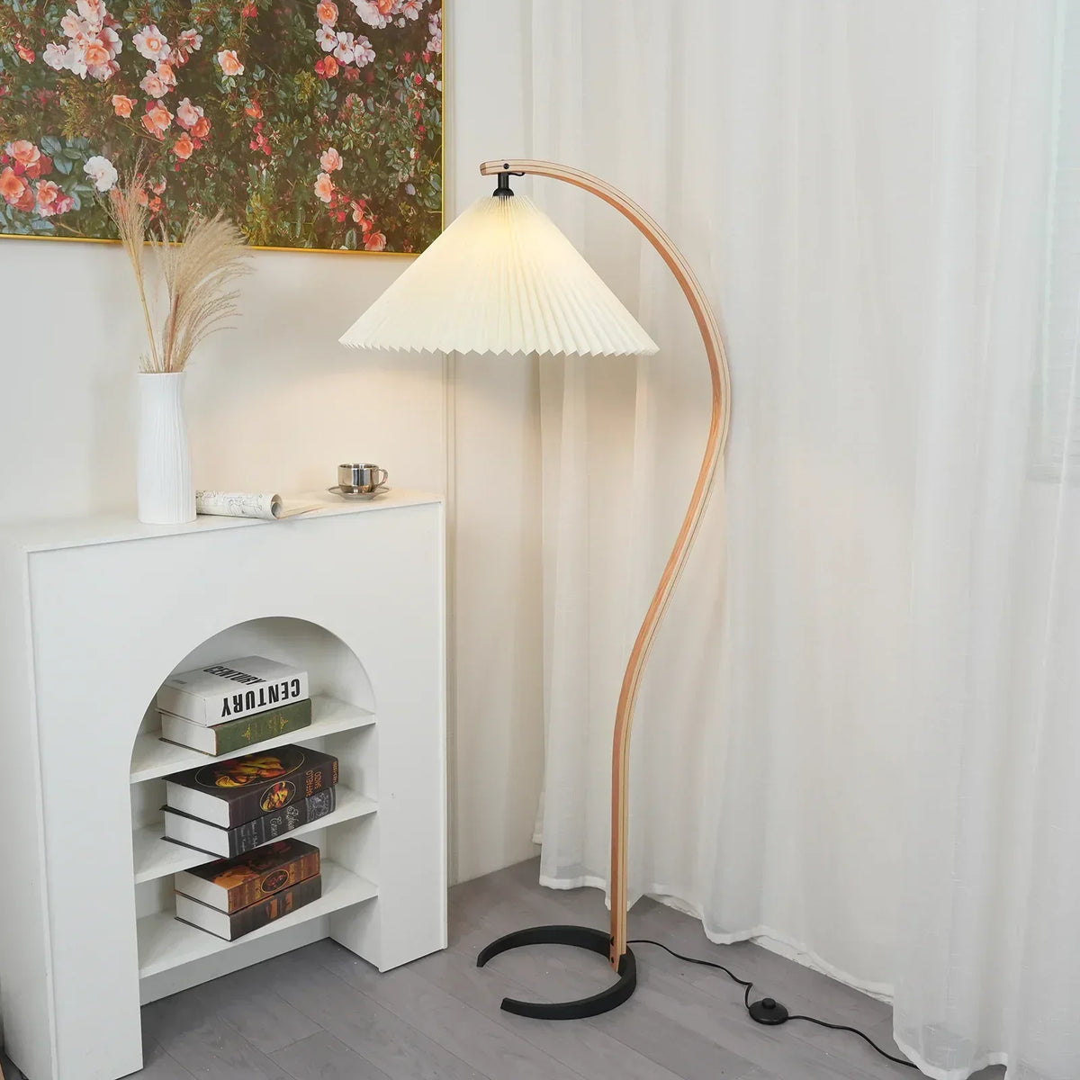 Caprani Wood Floor Lamp – Wood detail 2