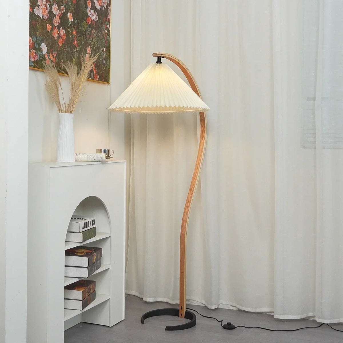 Caprani Wood Floor Lamp – Wood detail 3