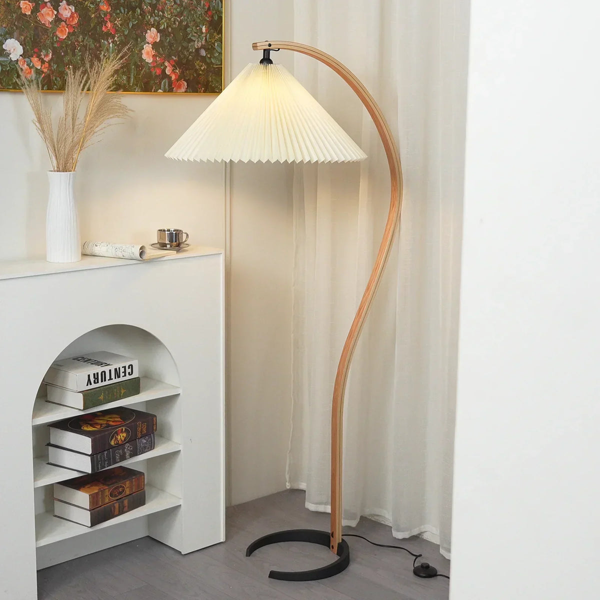 Caprani Wood Floor Lamp – Wood detail 5