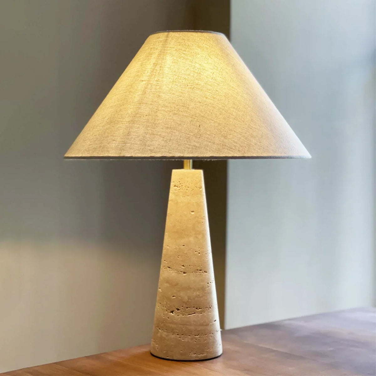 Cone Lulu Travertine Table Lamp – Travertine detail 3