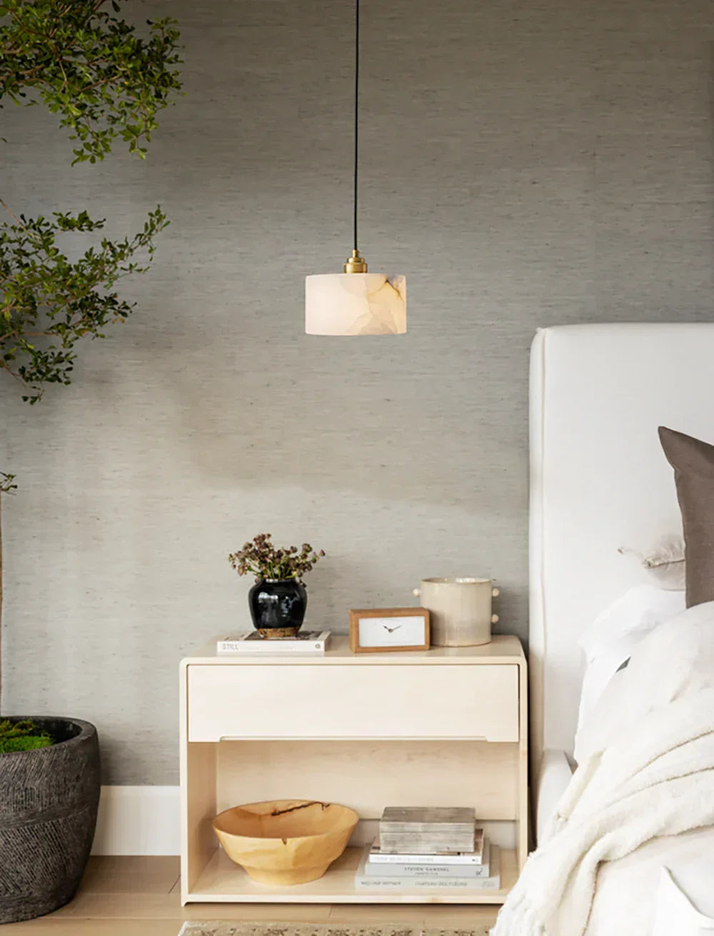 Cylindrical Alabaster Pendant Light – Alabaster detail 8