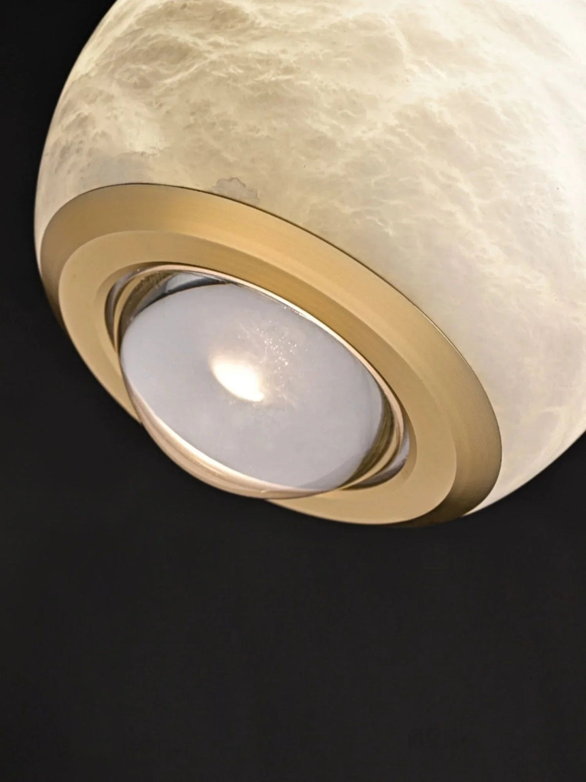 Ferox Alabaster Pendant Light – Alabaster detail 27